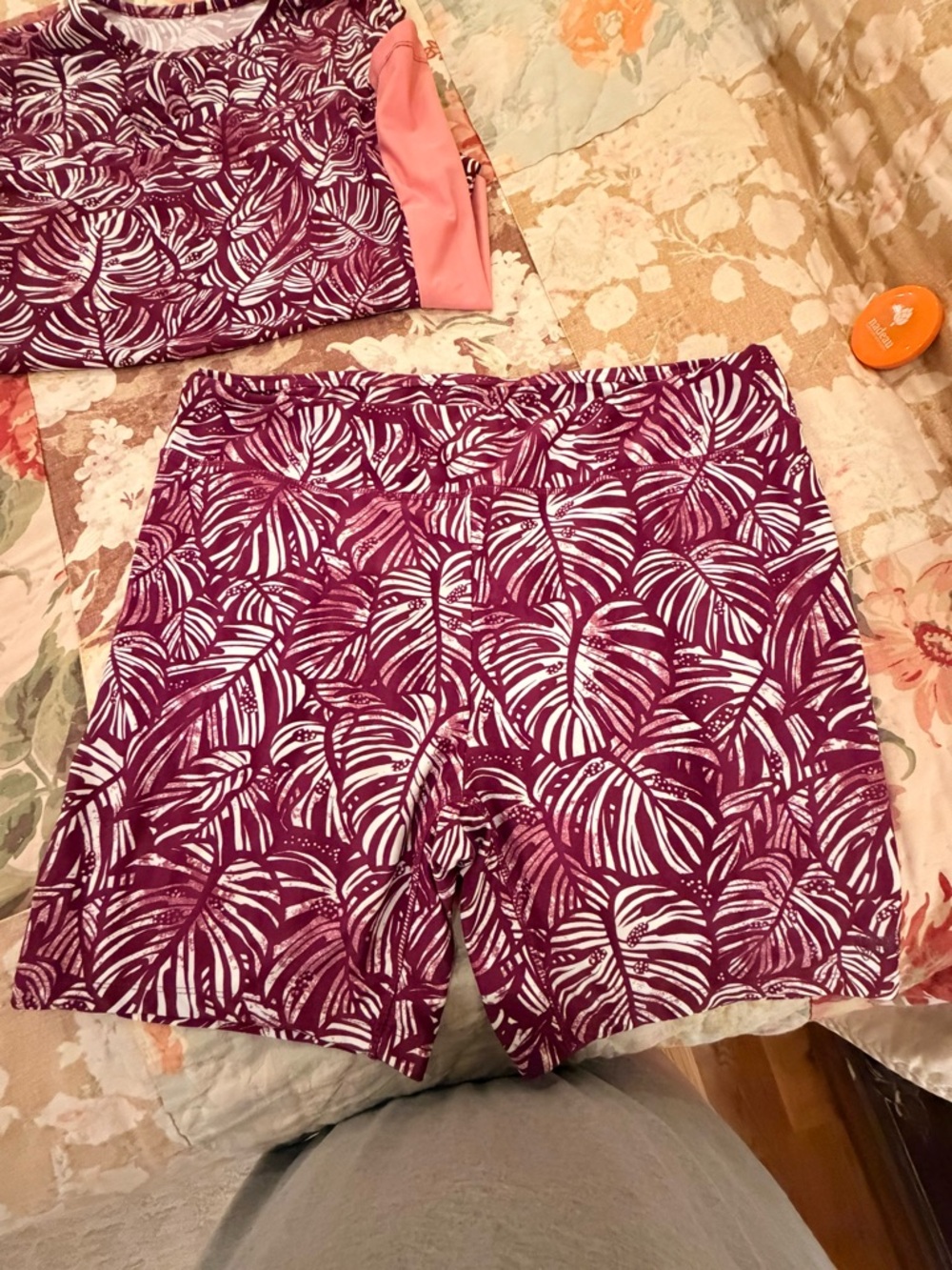 UV SKINZ 2XL RASHGUARD AND SWIM SHORT SET COLOR MAROON NWOT